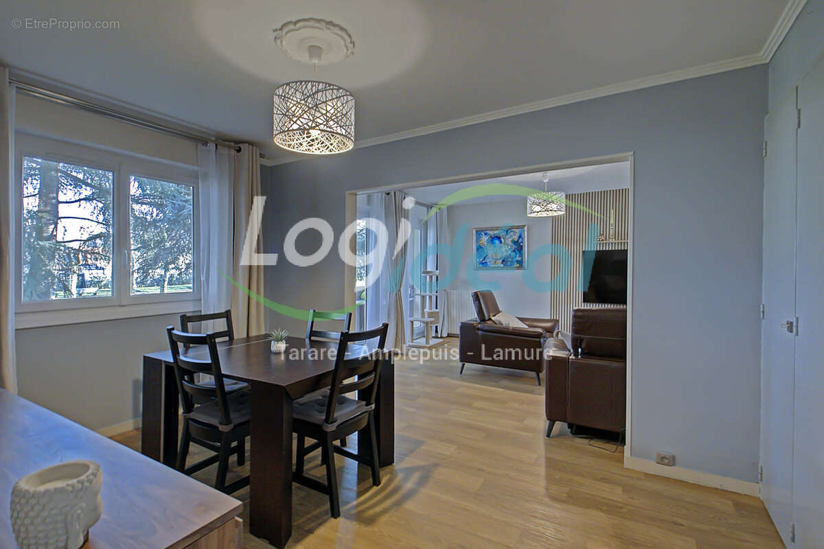 Appartement à MEYZIEU