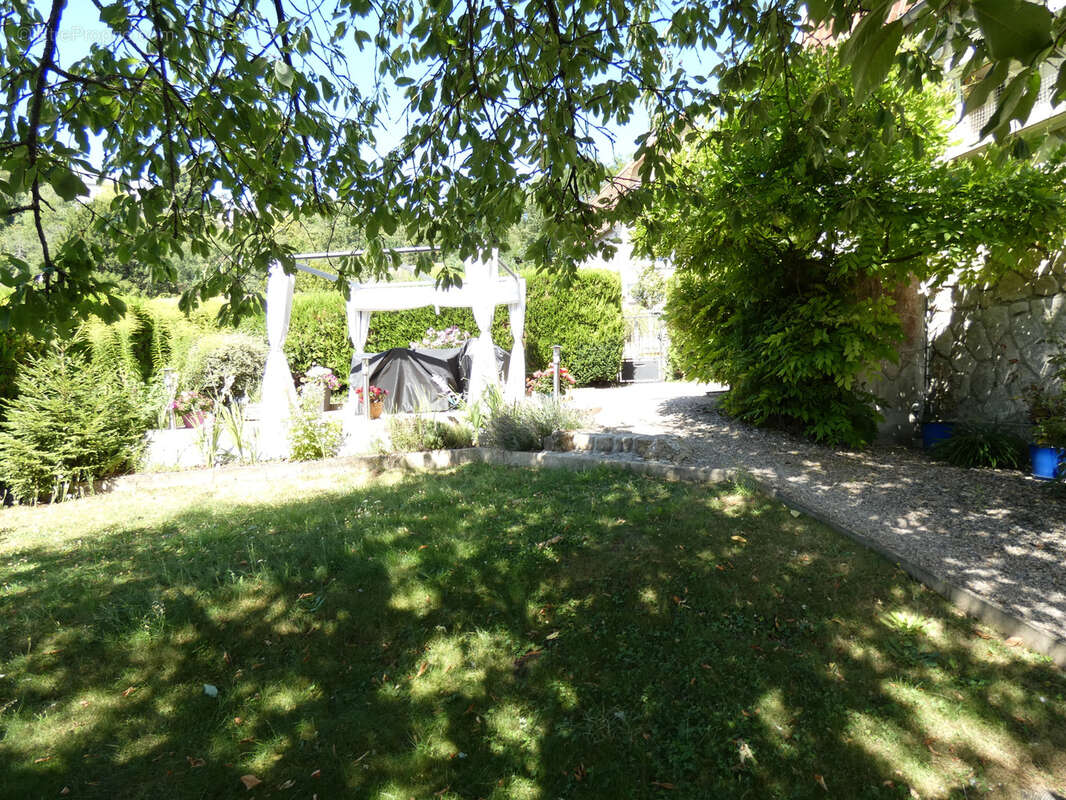 Maison à Laon   Jardin clos, 2 chambres, bureau rénové et carport - photo 4