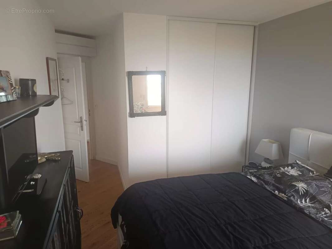 Appartement à SAINT-LAURENT-DU-VAR