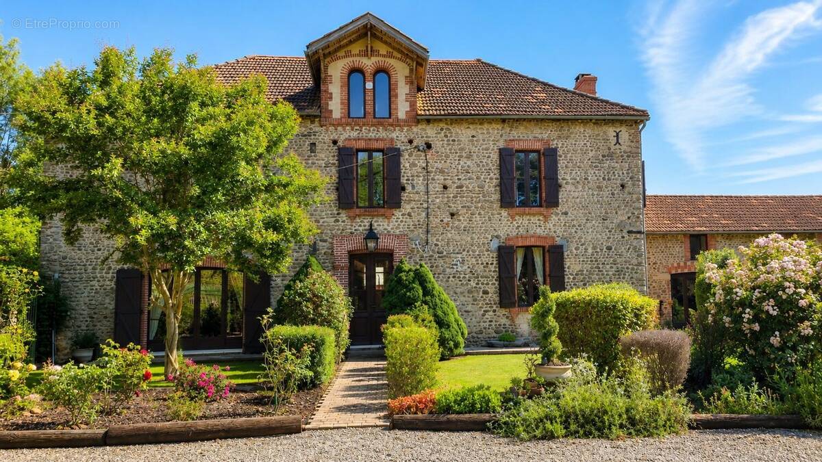 Maison à VIC-EN-BIGORRE