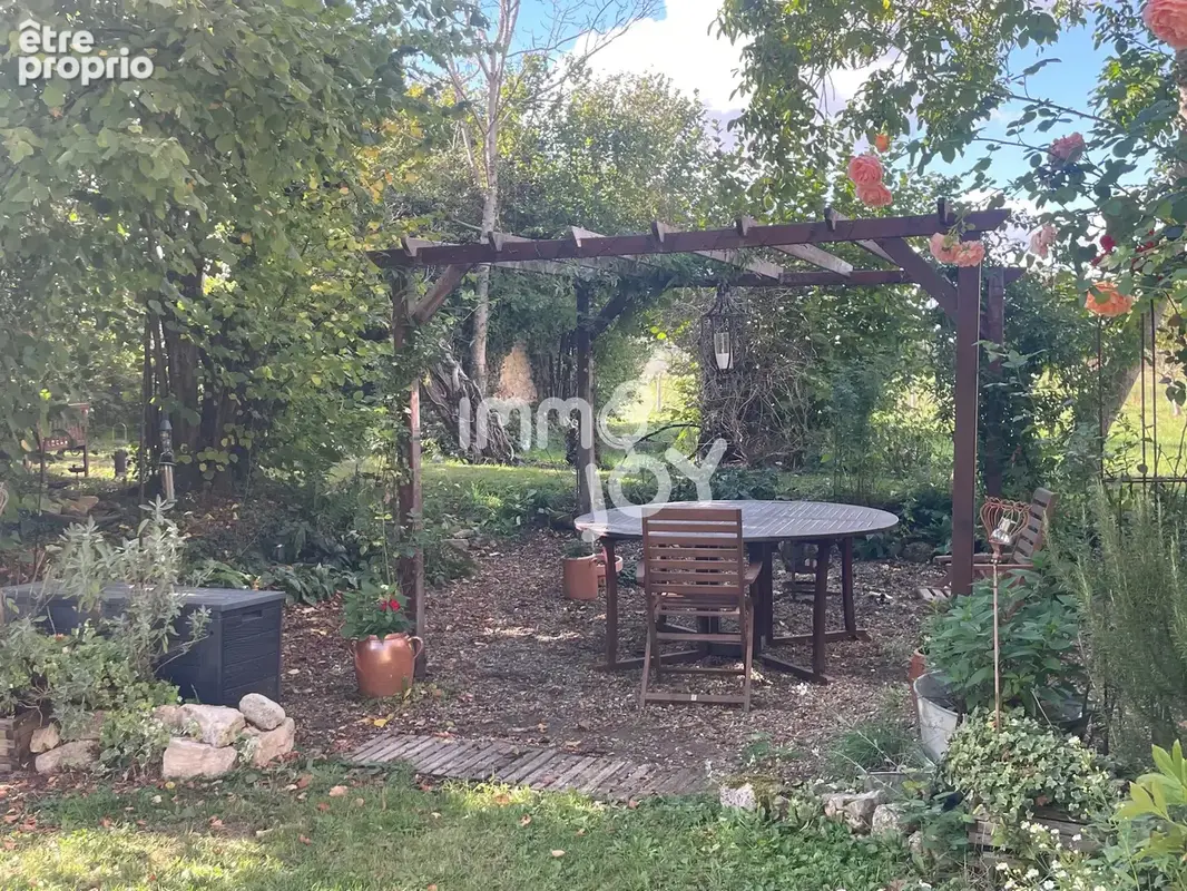 Entre Mamers et Mortagne au Perche, en village, maison de pays avec dépe,dances sur 1566 m2 de jardin arboré.. - photo 14