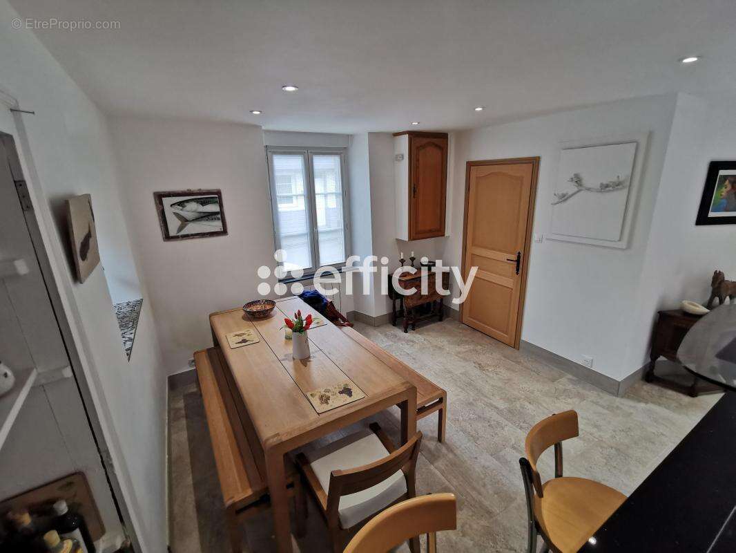 Maison à TESSY-SUR-VIRE