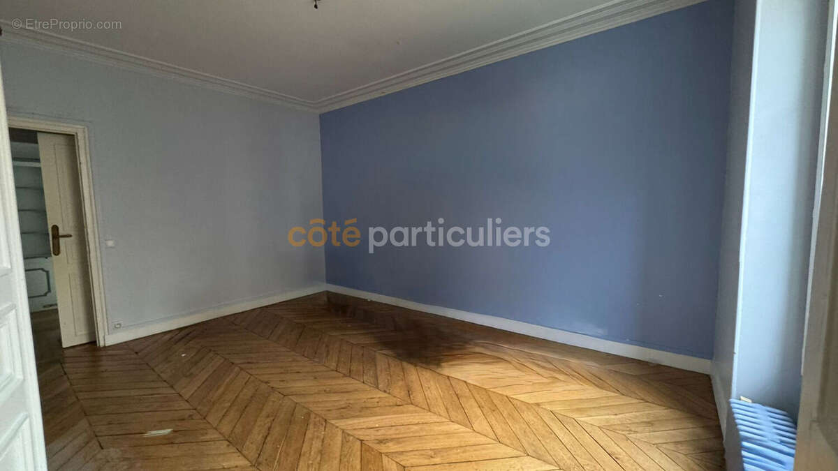 Appartement à PARIS-8E