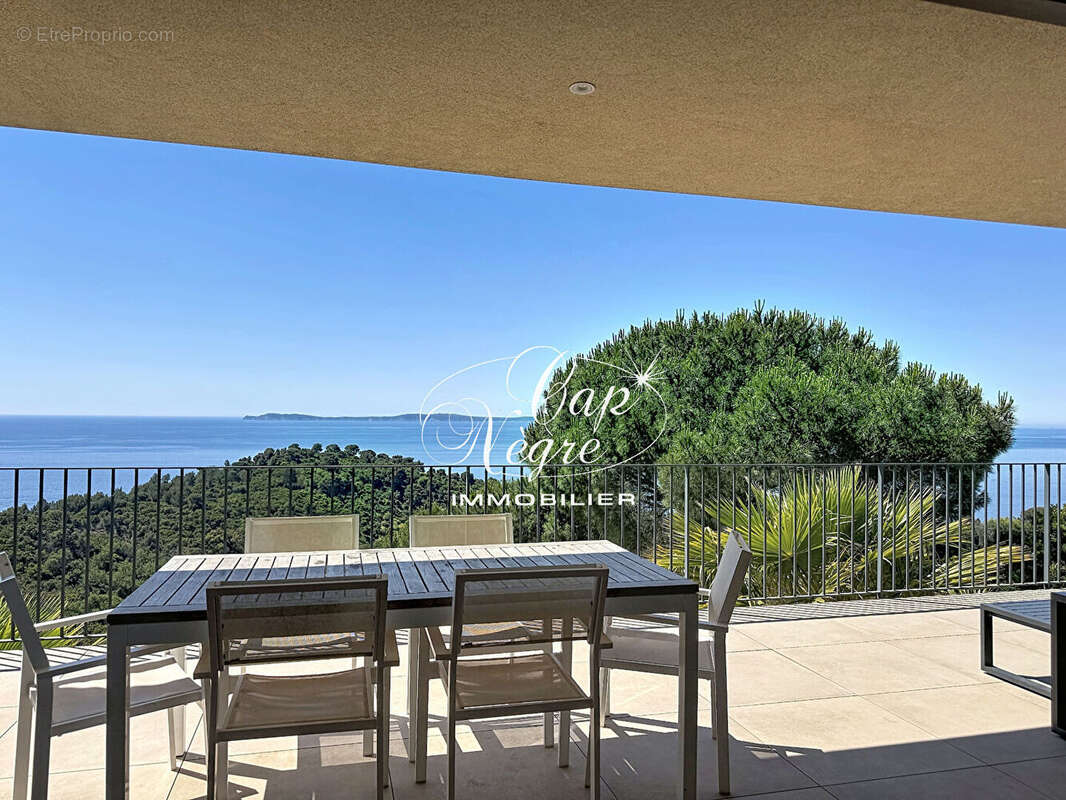 Propriété contemporaine avec magnifique vue mer au Rayol - photo 9