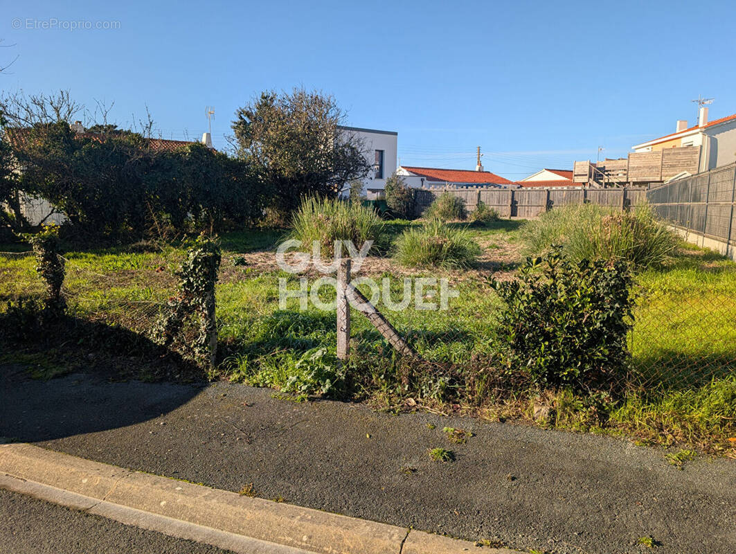 Terrain à SAINT-HILAIRE-DE-RIEZ