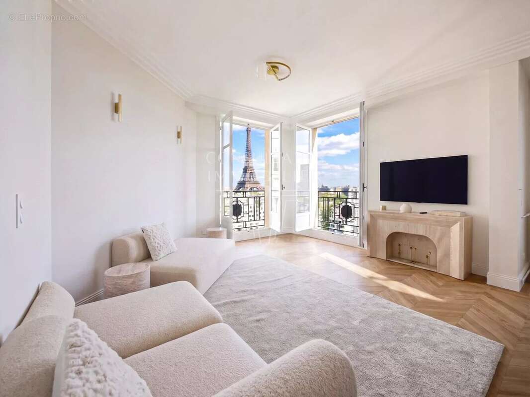 Appartement à PARIS-16E
