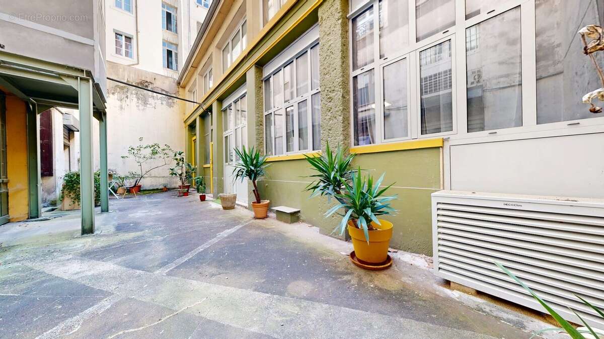 Appartement 67 m² à Lyon-6e  - photo 2
