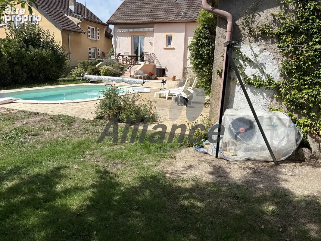 Maison  de  type  f5  sur  sous  sol  avec  piscine  a  luxeuil - photo 2