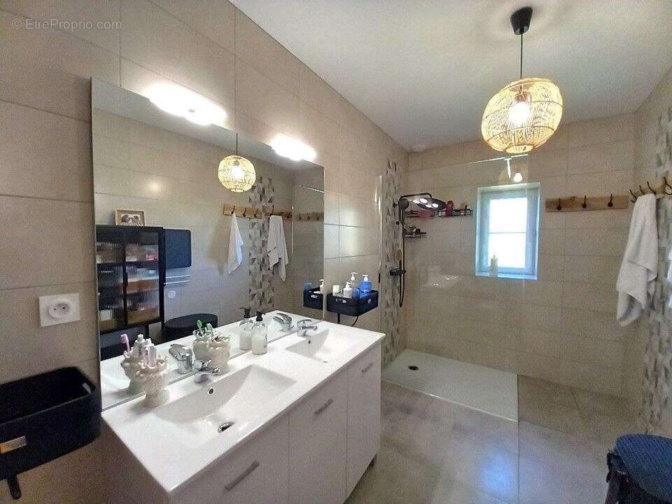 Maison 155 m² à Seissan  - photo 7