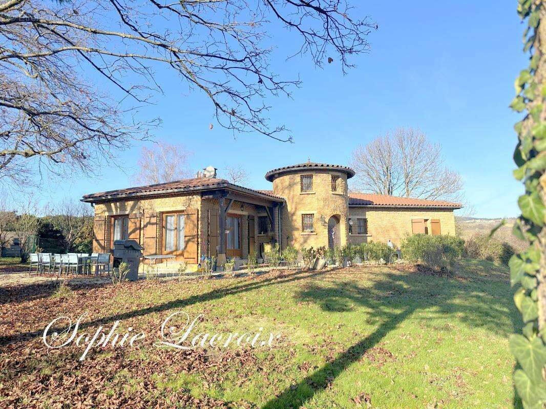 Maison à SALLES-ARBUISSONNAS-EN-BEAUJOLAIS