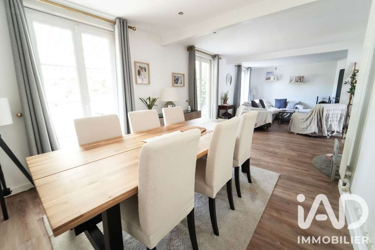 Photo 2 - Maison à CESSON