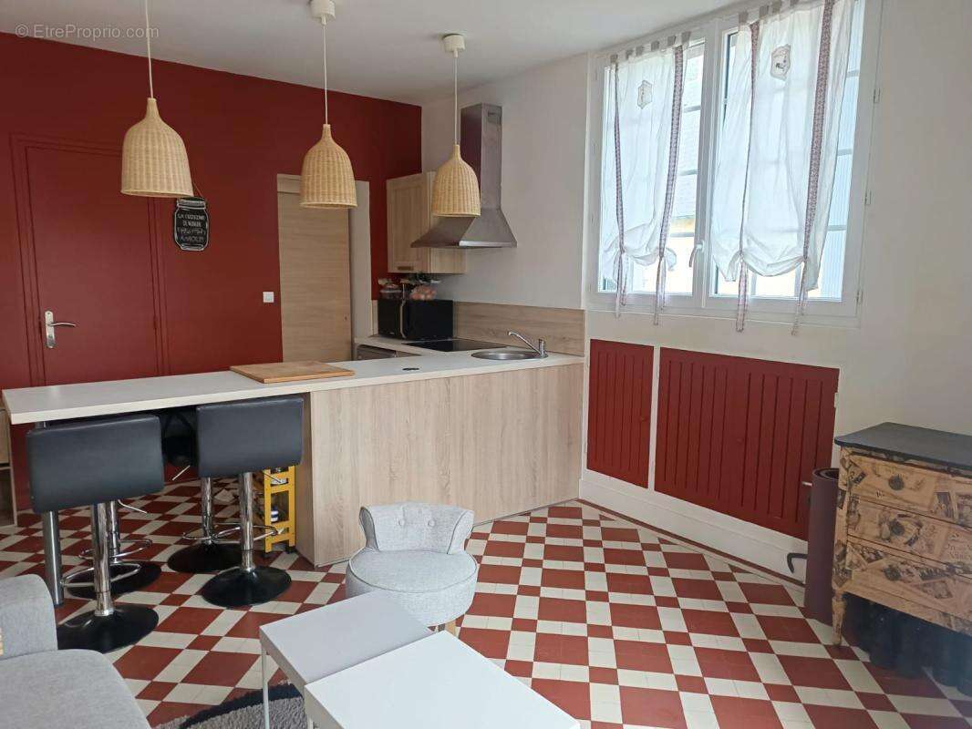 Appartement à VARAVILLE