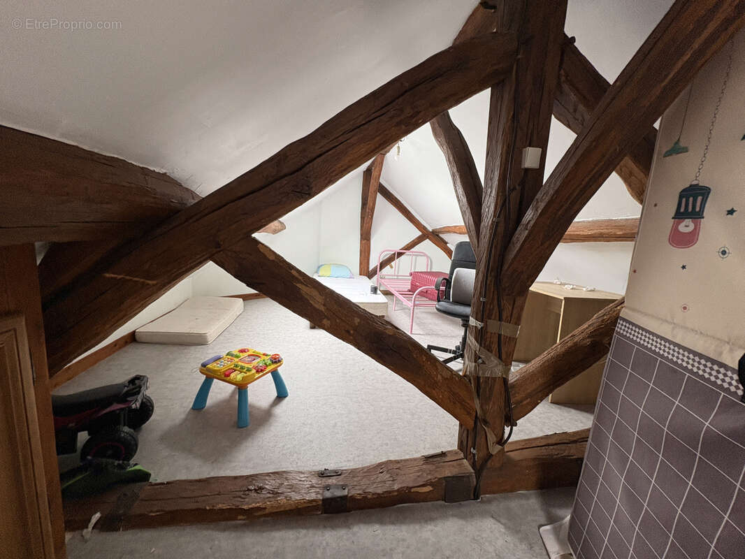 Appartement à VENEUX-LES-SABLONS