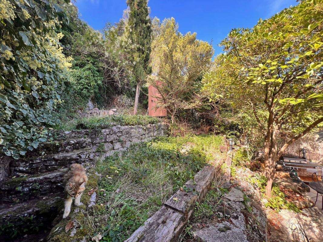 Appartement à SIMIANE-COLLONGUE