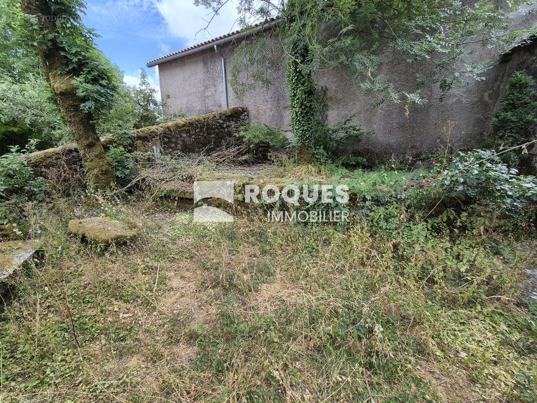 A VENDRE, 15 minutes LE CAYLAR, sur le plateau du Larzac, maison de caractére à rénover avec dépendance et jar - photo 24