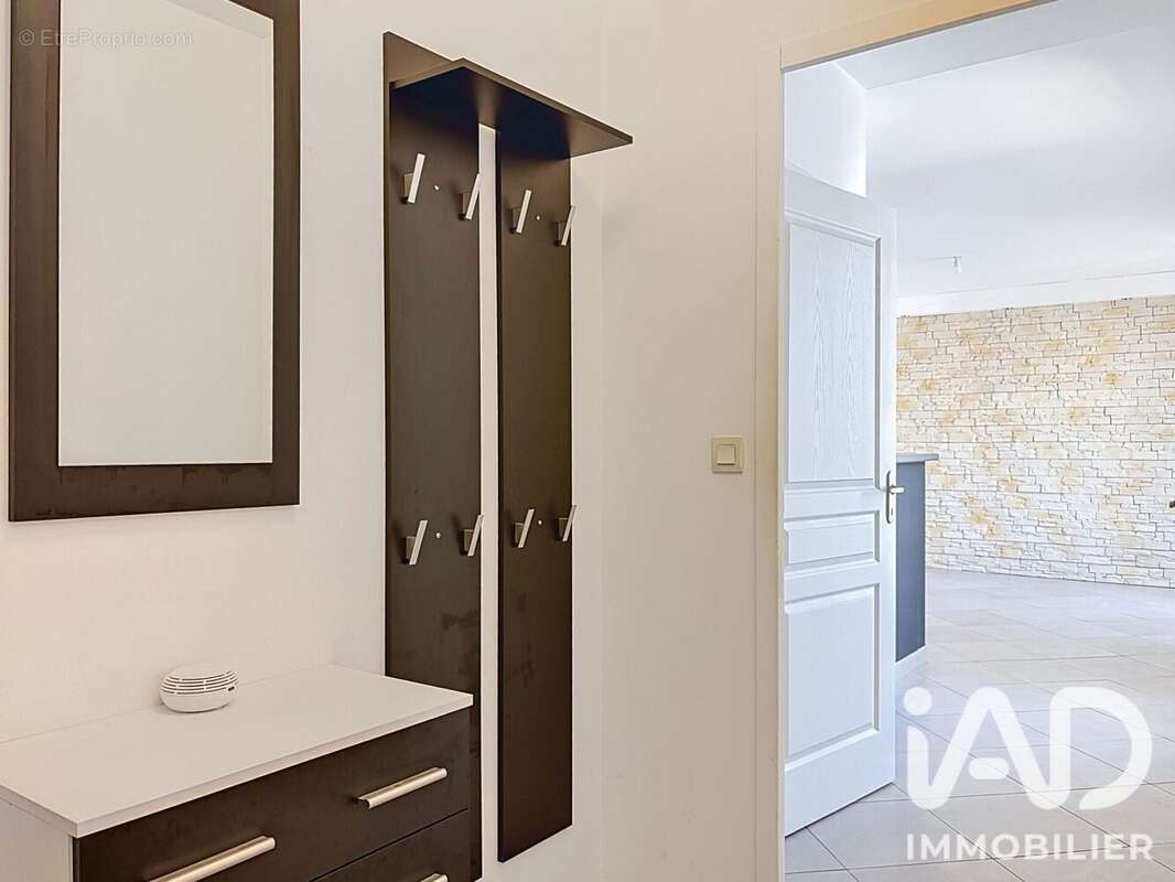 Photo 2 - Appartement à AVRILLE