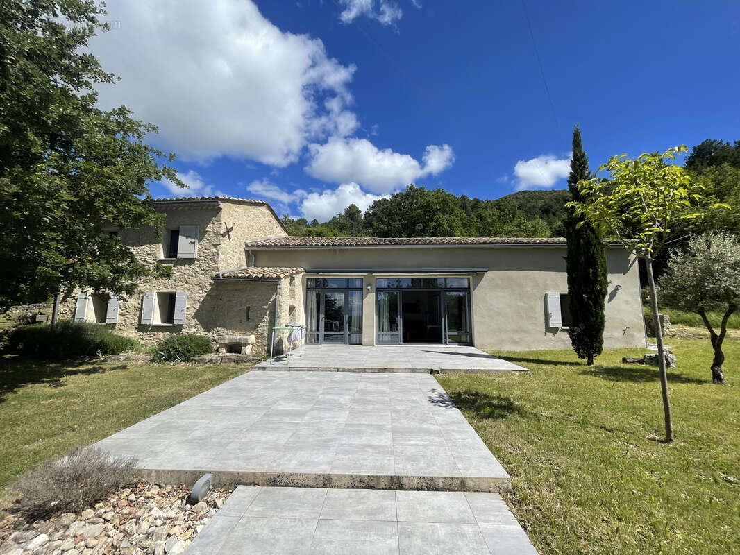 Maison à MALAUCENE