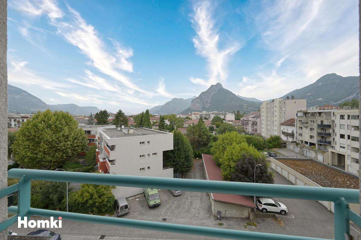 Appartement à FONTAINE