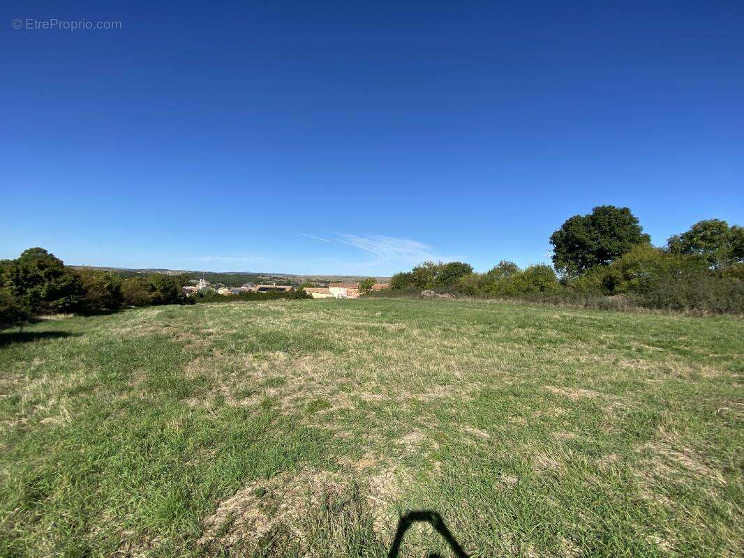 Terrain à LA CAVALERIE