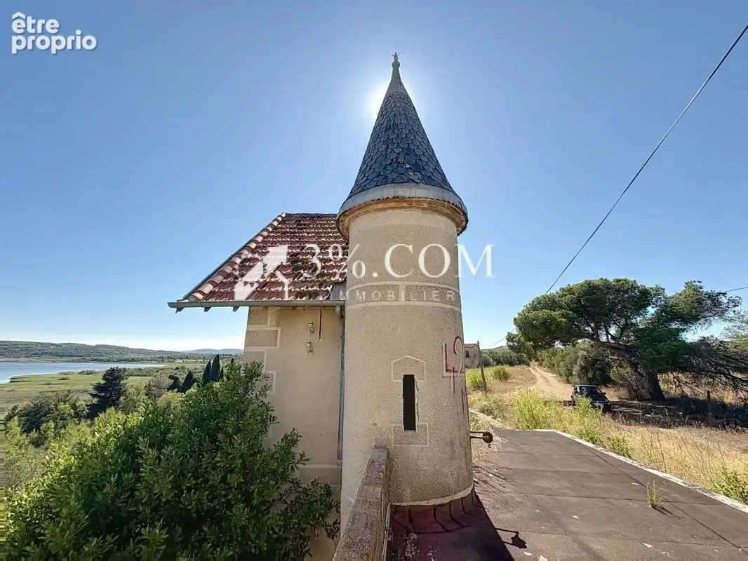 Grande propriété à rénover vue exceptionnelle sur l'étang, l - photo 2