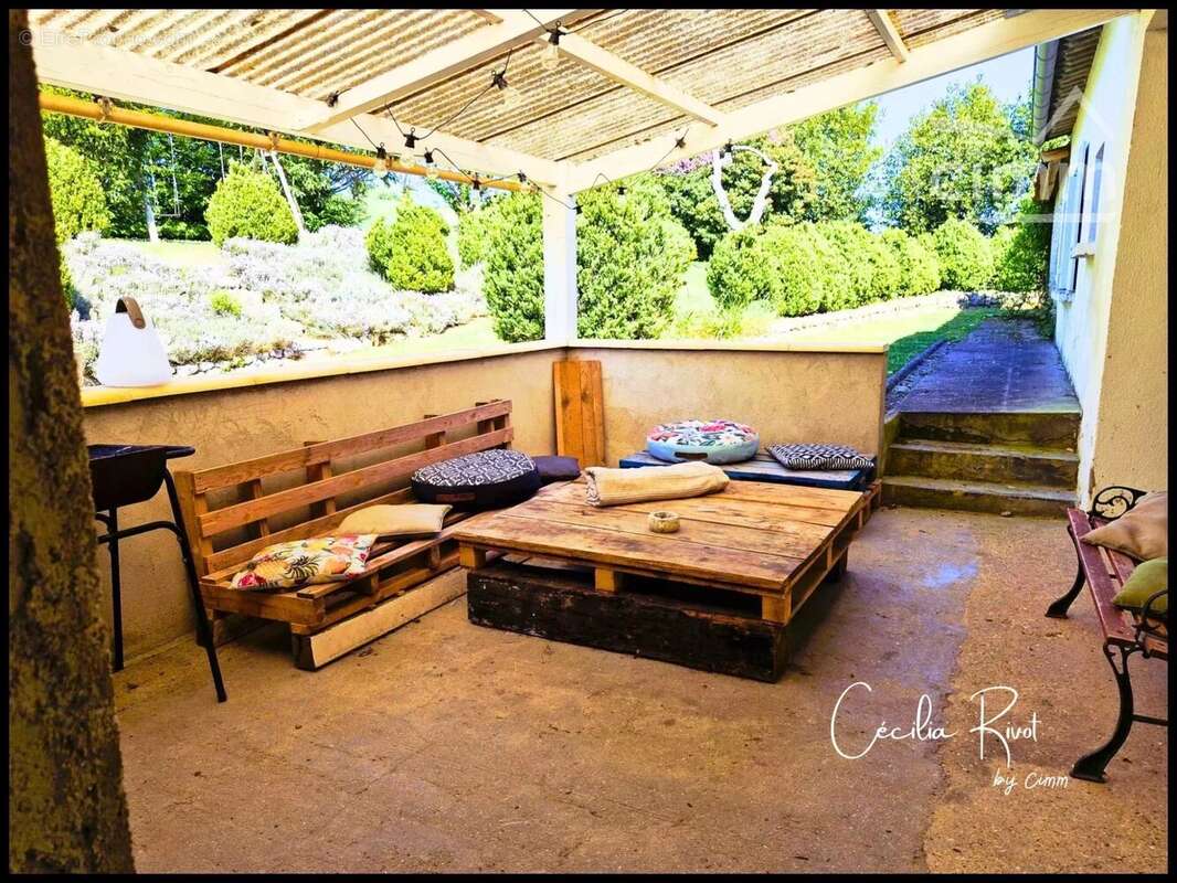 Maison à SAINT-MARTIAL-DE-MIRAMBEAU