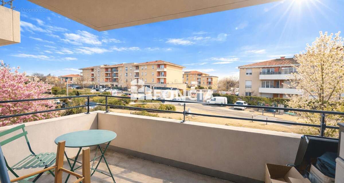 Exclusivité FONCIA, récent T2 au 1er étage avec TERRASSE exposée EST et place de parking privative - photo 4