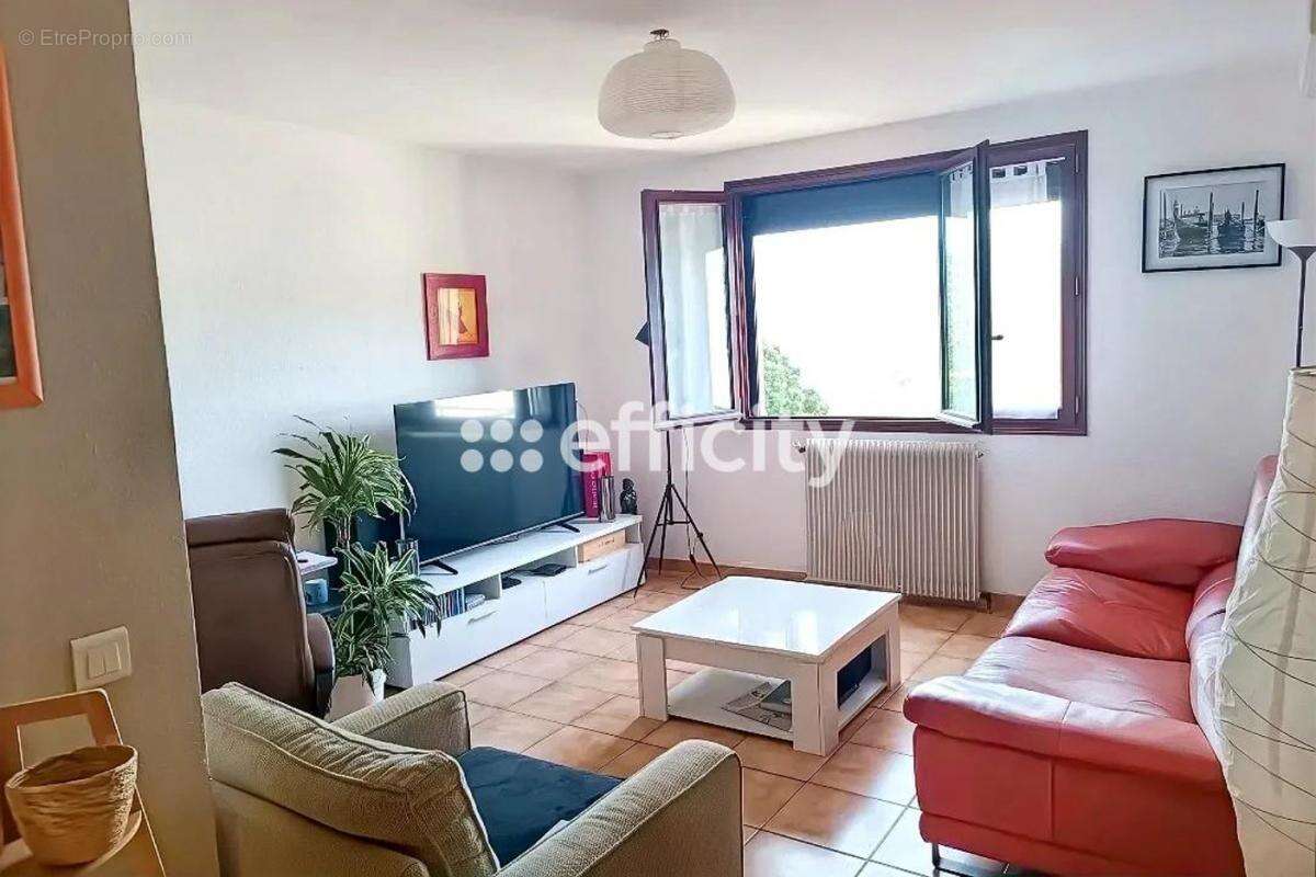 Appartement à LAMALOU-LES-BAINS