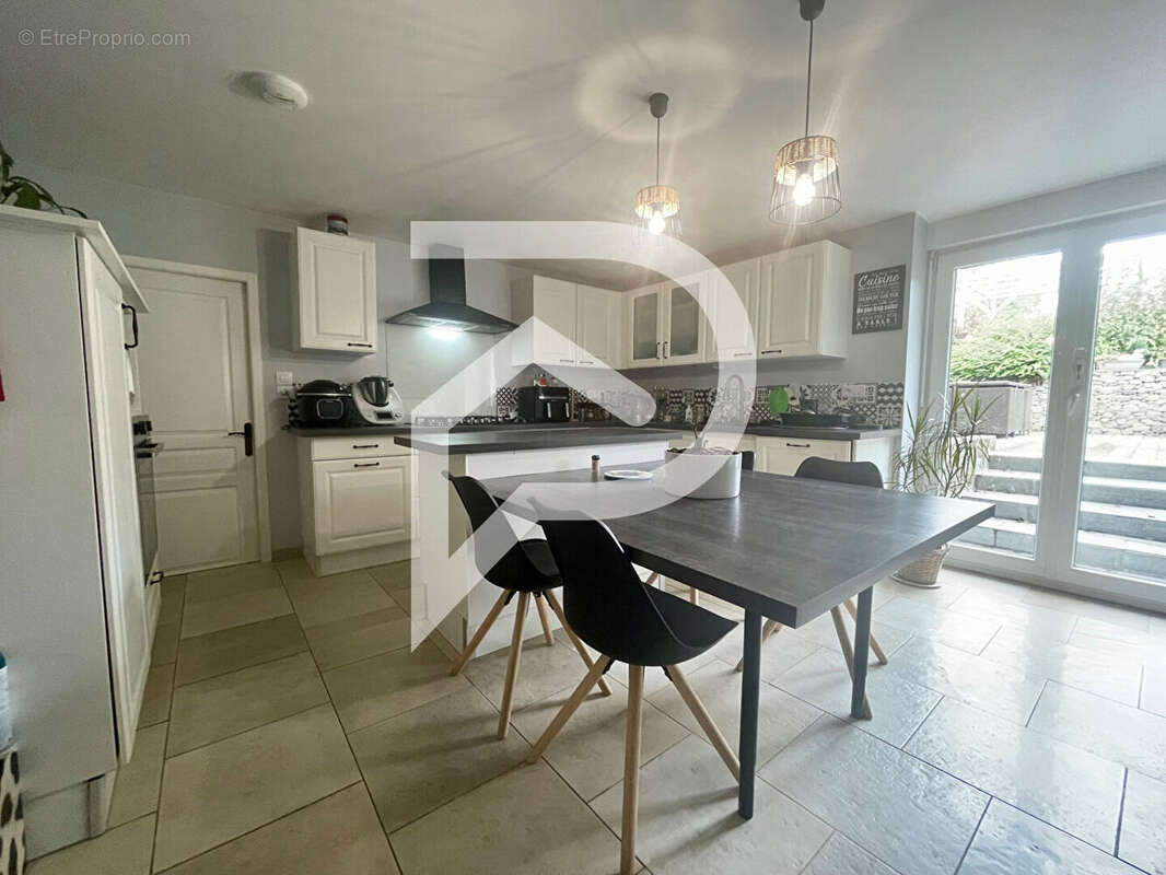 Maison Richeval 5 pièces 213 m² - photo 3