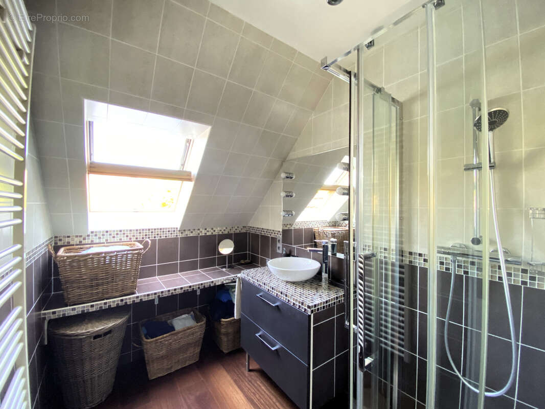 Maison à CHENNEVIERES-SUR-MARNE