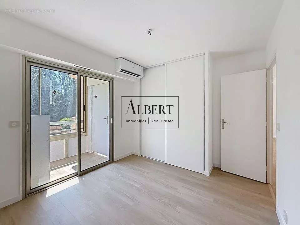 Cannes Montfleury : 2P rénové de 51 m² avec véranda climatisée, à 5 min des plages et de la Rue d'Antibes - photo 7