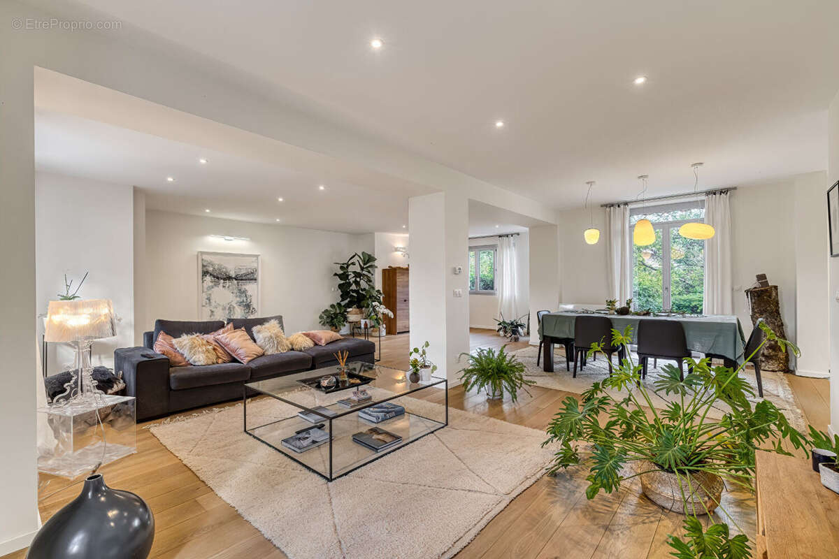 Maison à SAINT-JORIOZ