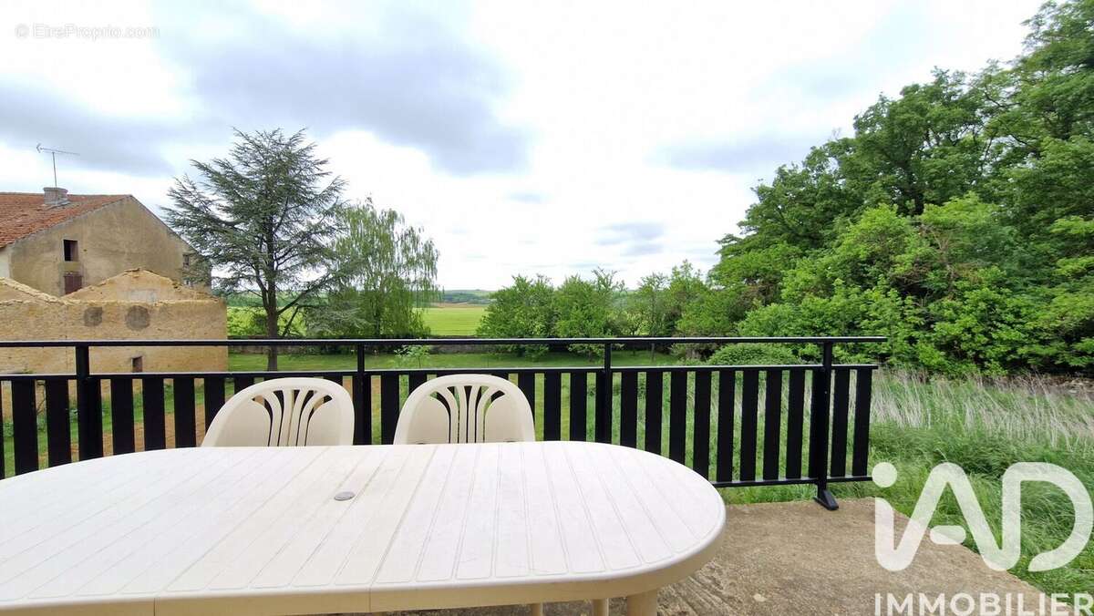 Maison 182 m² à Chambley-Bussieres  - photo 5