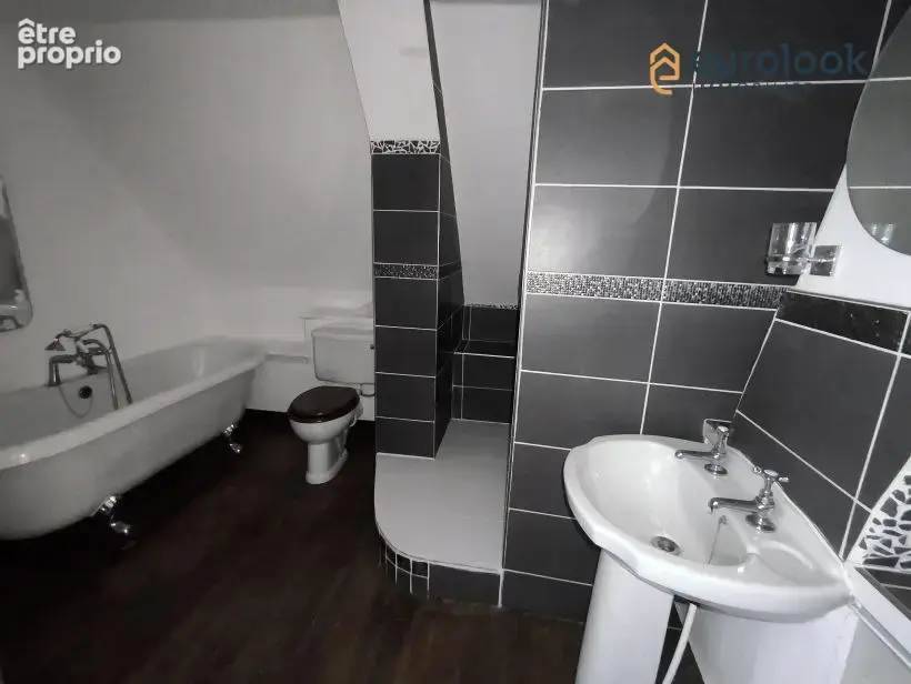LONGERE 190 M² - 56140 - photo 17