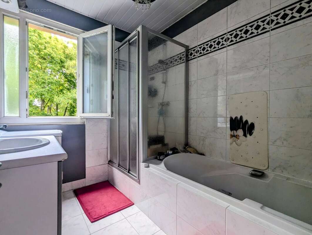 Appartement F3 de 62 m² avec cave et parking - photo 8