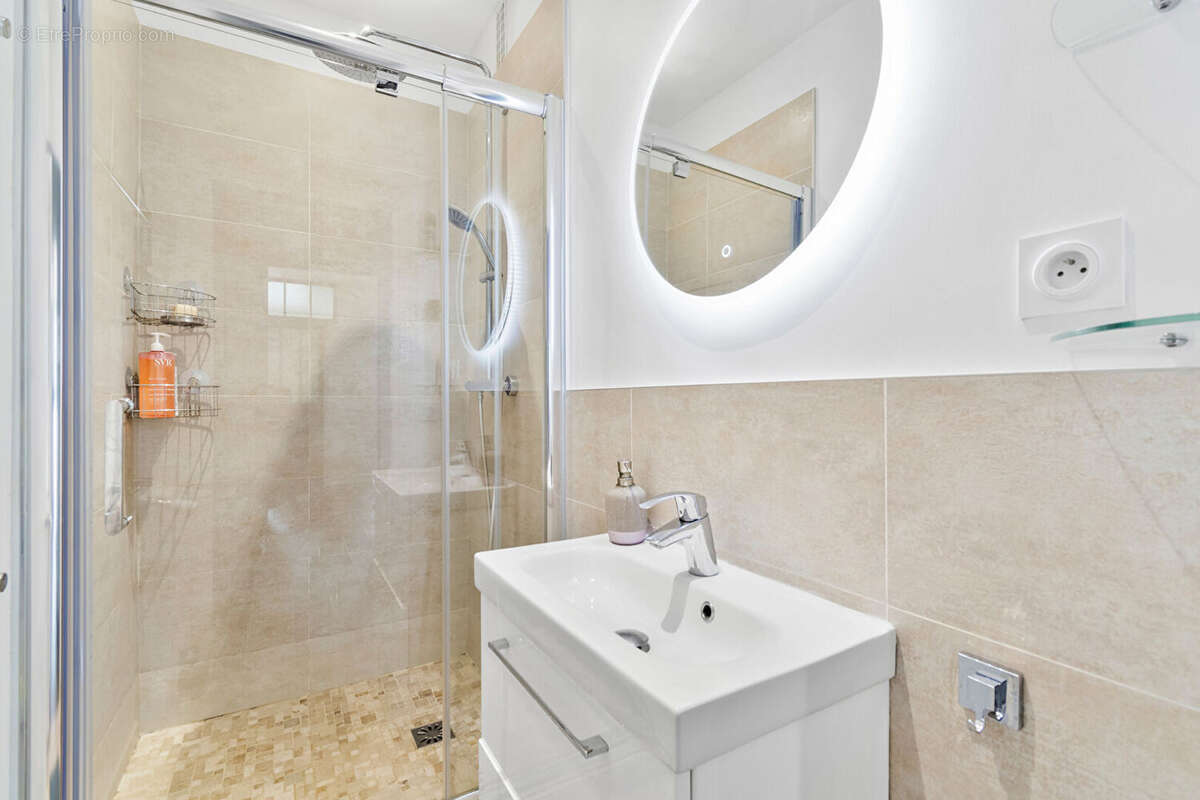 Appartement à SURESNES