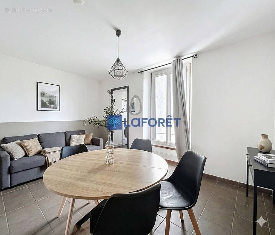 Appartement à SAINT-PIERRE-DU-PERRAY