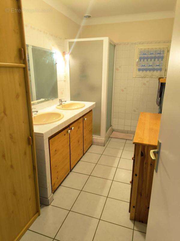 Bagnols-sur-Cèze : villa de plain-pied 5 pièces avec jardin clos, terrasse couverte et garage - photo 9