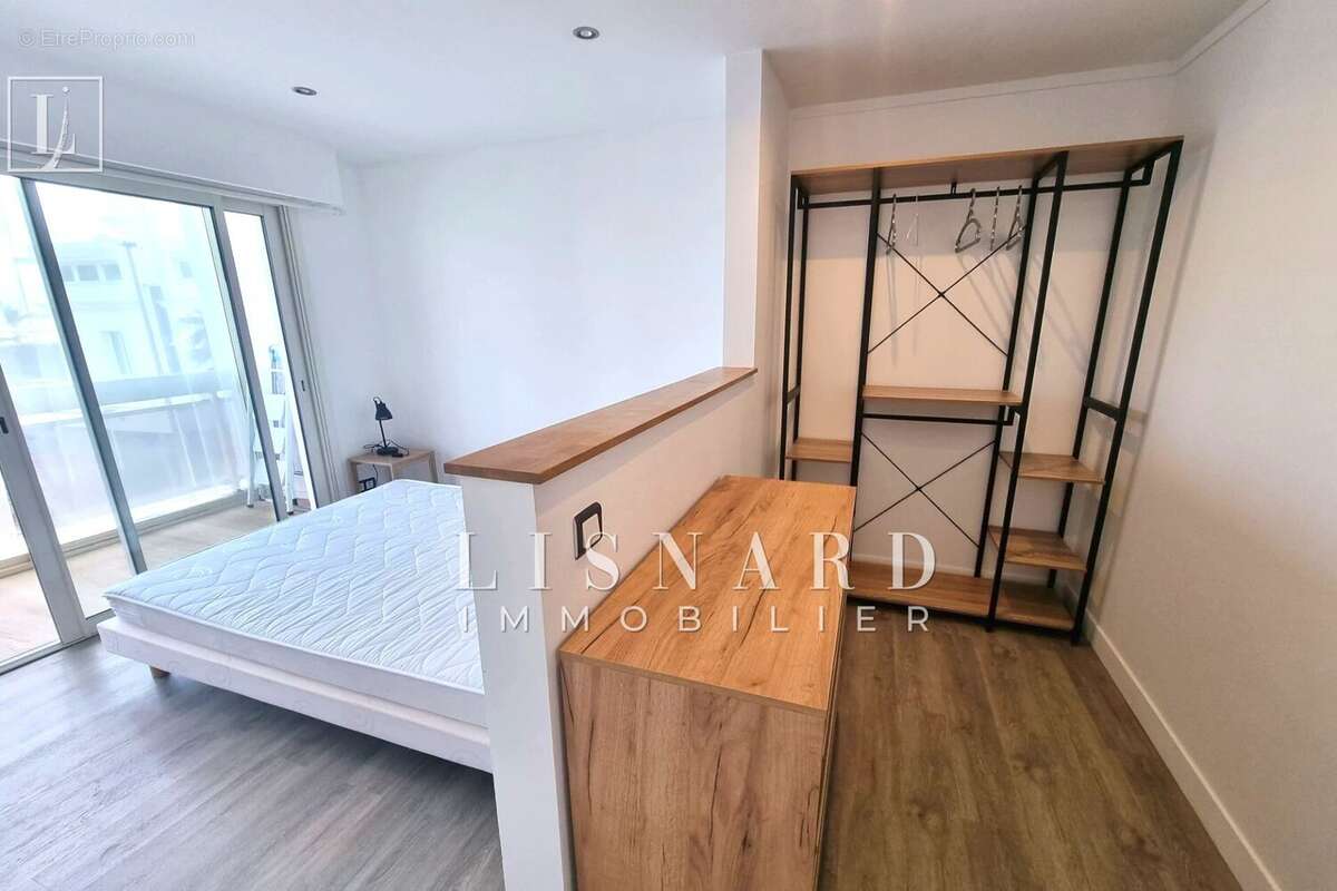 Appartement à VALLAURIS