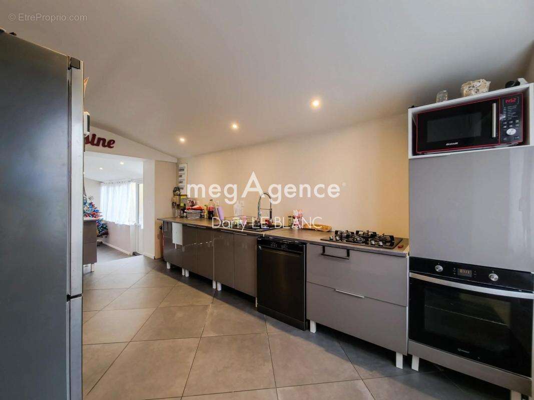 Maison familiale rénovée au cœur de Voves - photo 7