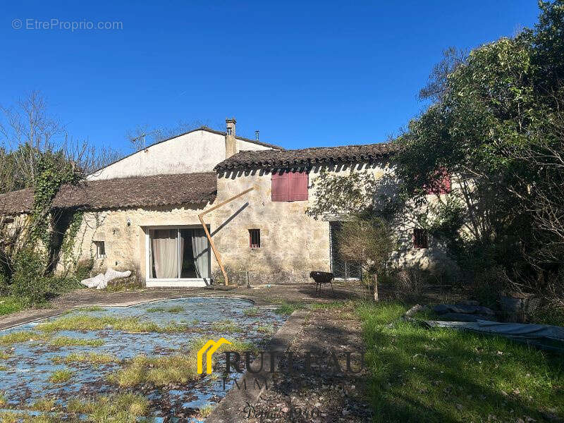 Maison à CIVRAC-DE-BLAYE