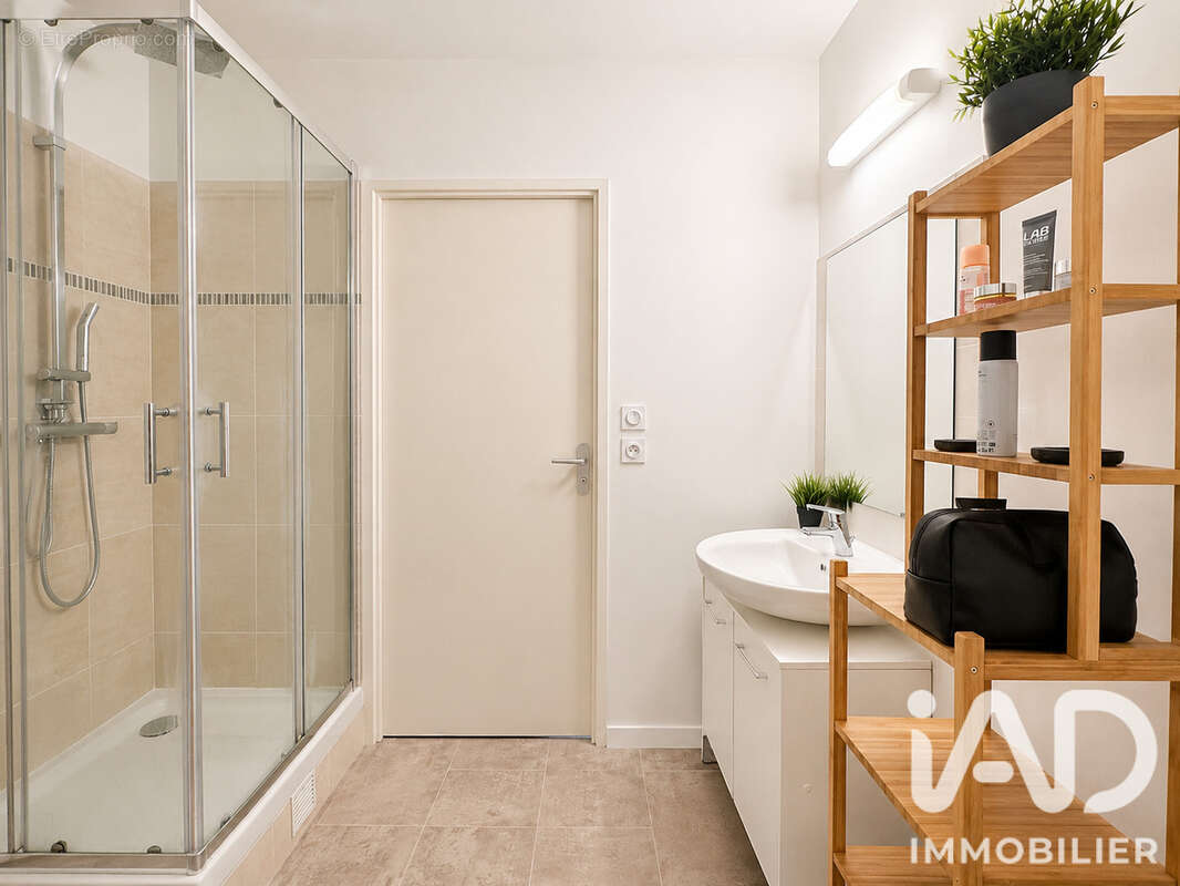 Photo 9 - Appartement à SAINTE-GENEVIEVE-DES-BOIS