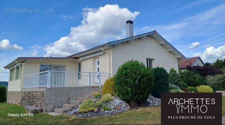 Maison à URIMENIL