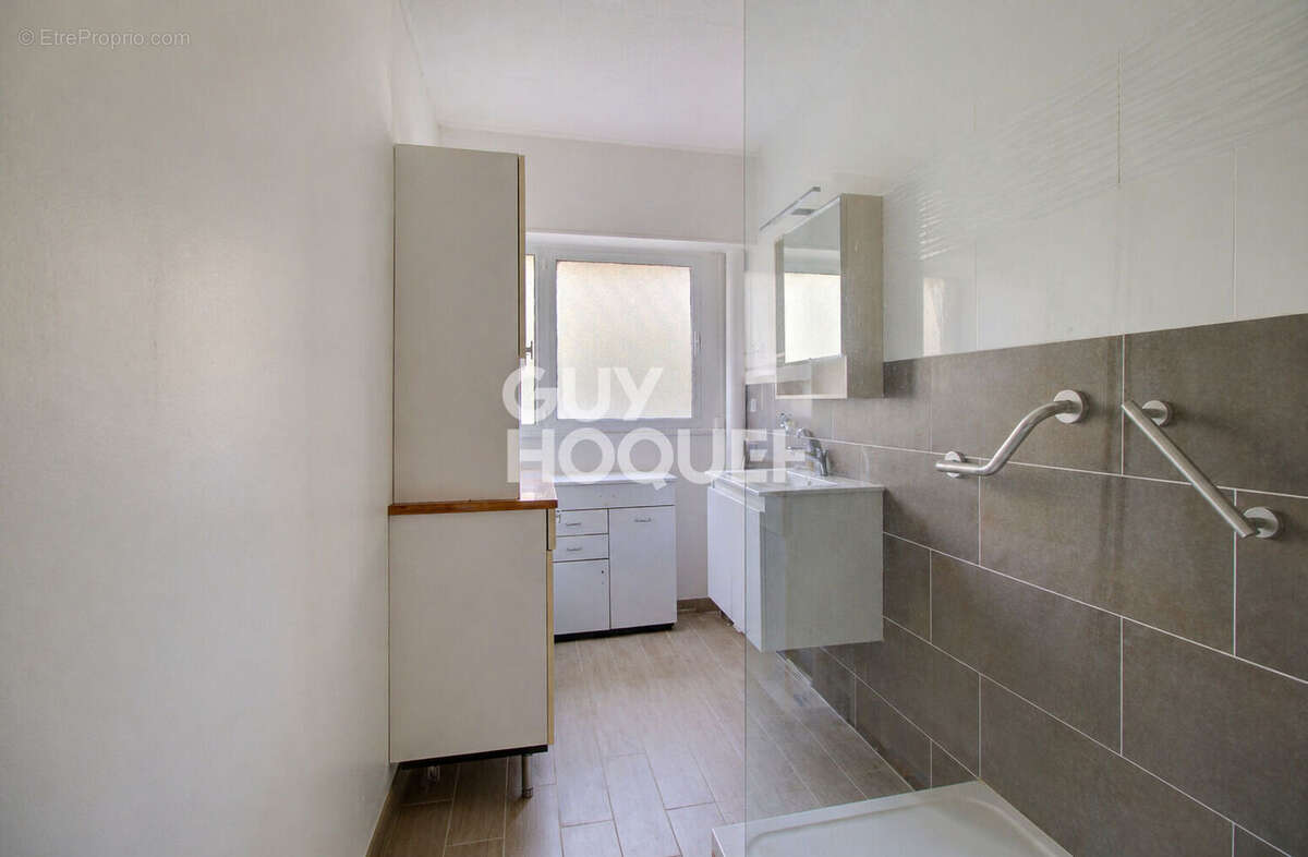 Appartement à PARIS-20E