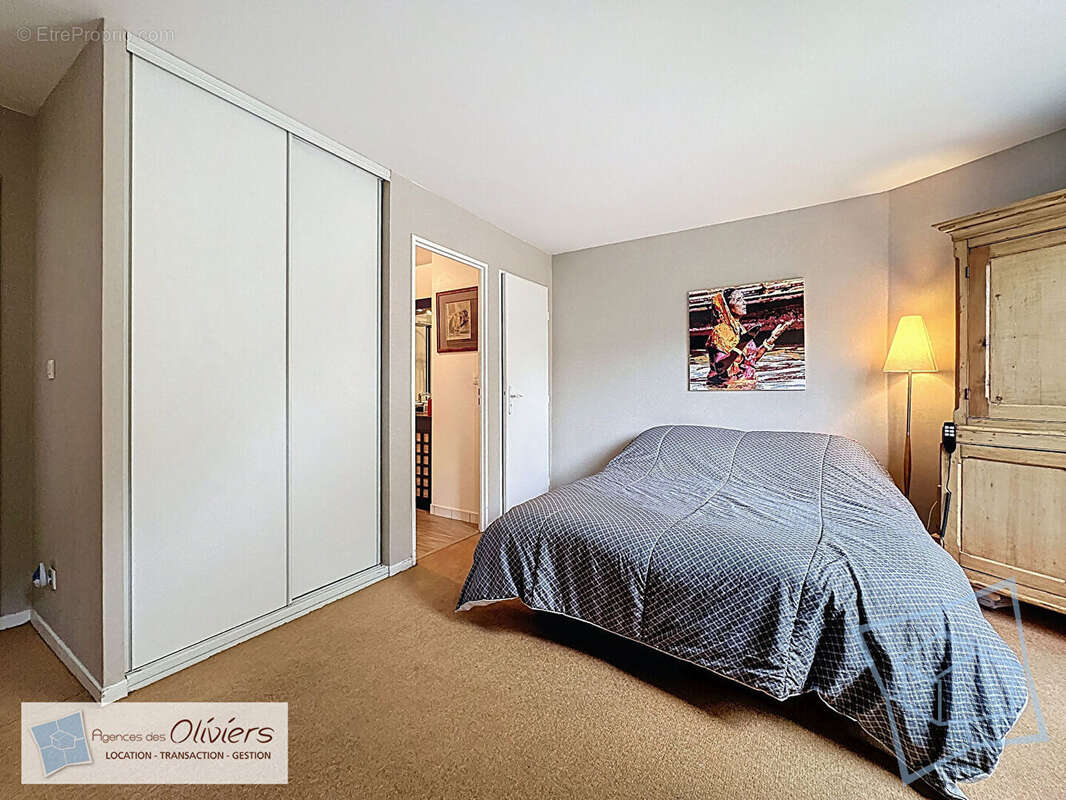 Maison à VOISINS-LE-BRETONNEUX