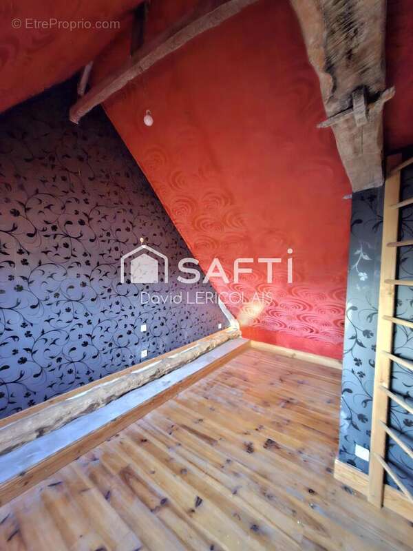 Photo 8 - Parking à DANGY