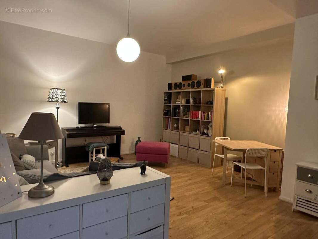 Appartement à PARIS-19E