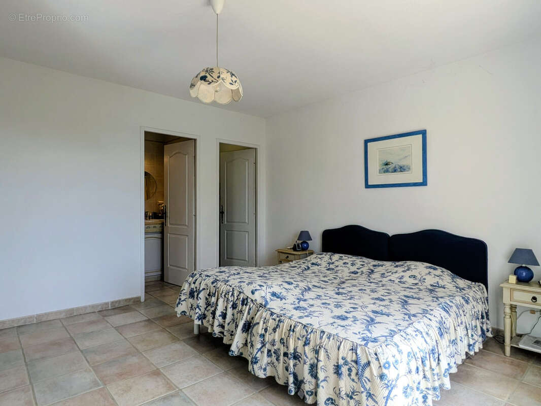 Maison à COTIGNAC
