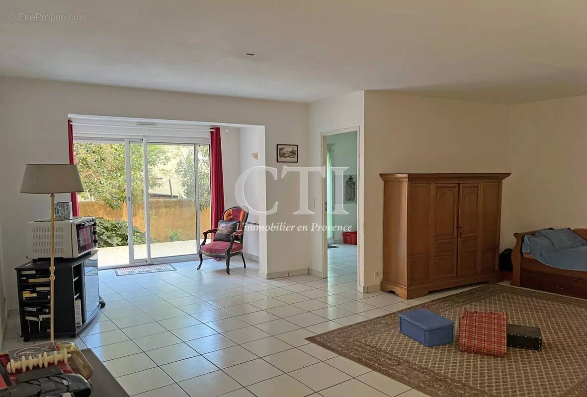 Appartement à VAISON-LA-ROMAINE