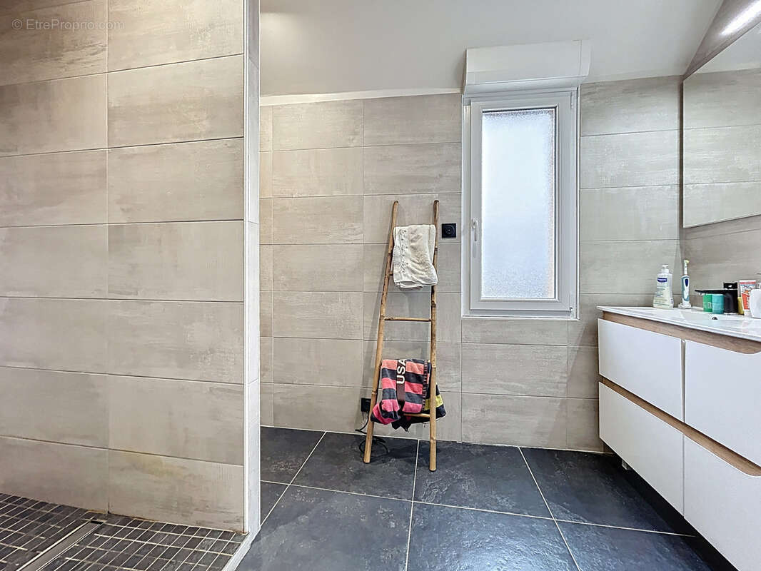 Maison à BRIGNAC-LA-PLAINE