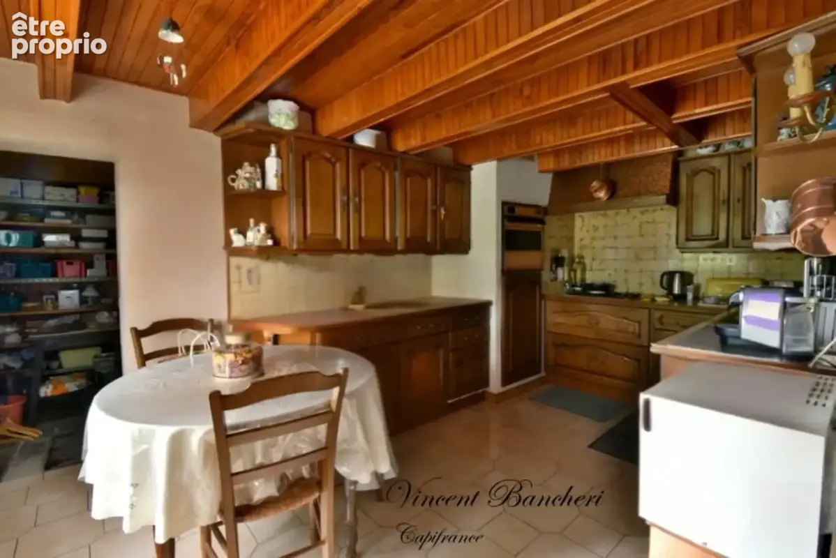 PERS-JUSSY, Maison des années 60 avec beau potentiel dans un environnement calme et champêtre - photo 5